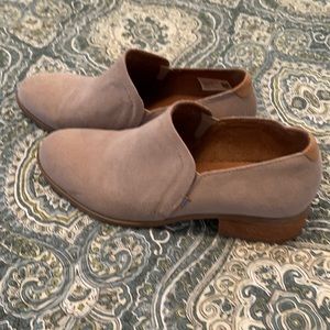 Taupe suede Tom’s loafers
